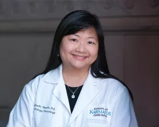 Elizabeth Heath Headshot