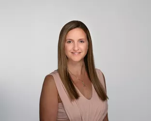 Erica Vitek headshot