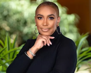 Earnestine Walker headshot