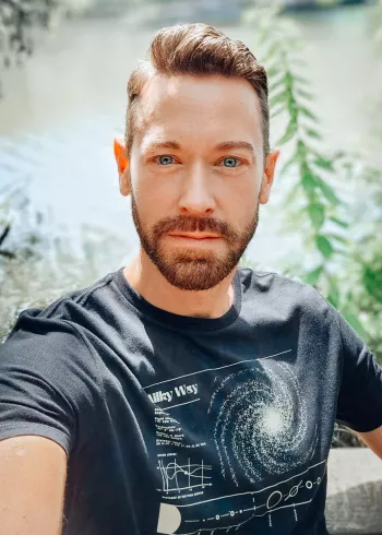 Chris Hartley Wearing a Galaxy Shirt Headshot
