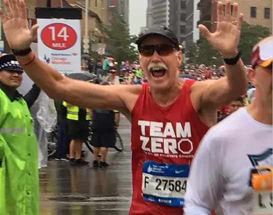 Carl Running at the Chicago Marathon for Team ZERO