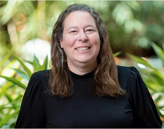Tracy Cesaretti Headshot
