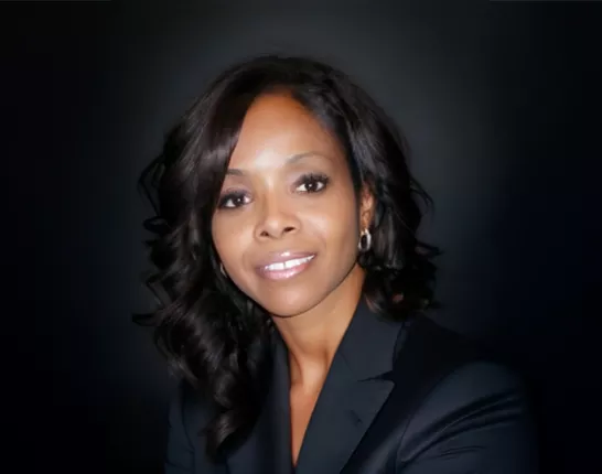 Lisa Hall headshot