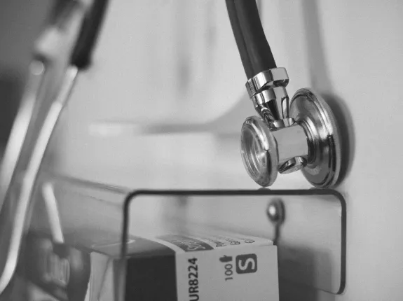 Black and White photo of stethoscope 