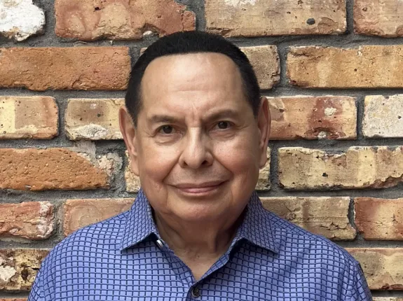 Arnoldo Rodriguez Headshot