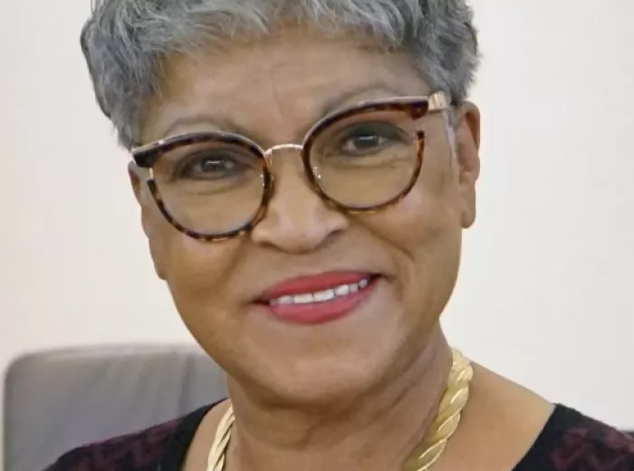 Vivian Avery Headshot