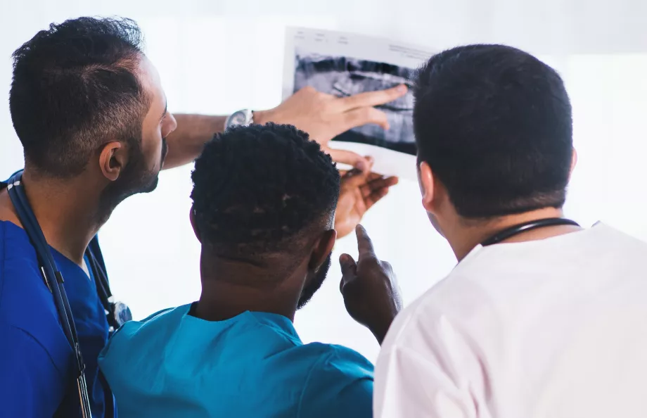 Doctors looking at a scan